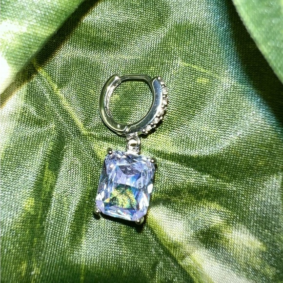 New Princess Cut Lavender & Silver Iridescent Crystal Pierced Drop Earrings - Picture 8 of 10